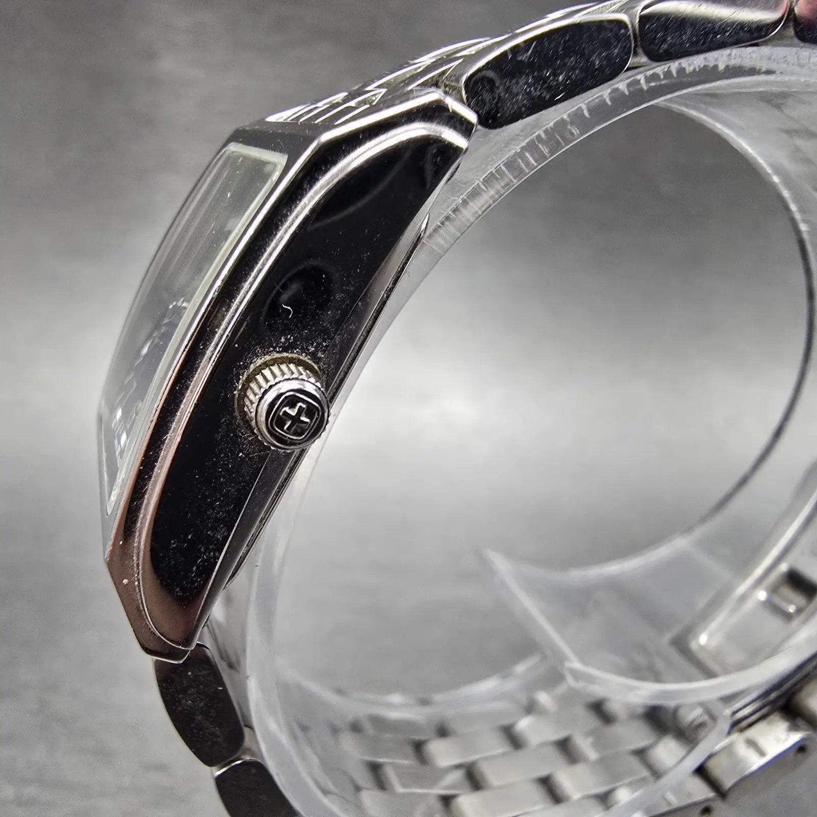 Wenger Swiss Military Tank Watch Women 20mm Black Dial Silver Tone 7511X NewBatt2