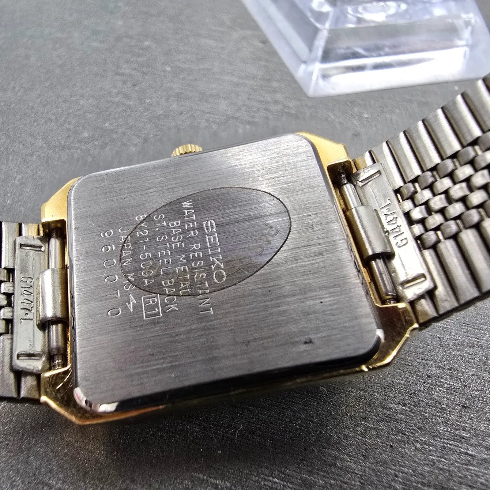 Seiko Tank Watch Men 24mm Black Dial Gold Tone Rectangle 8Y21-509A New Battery9