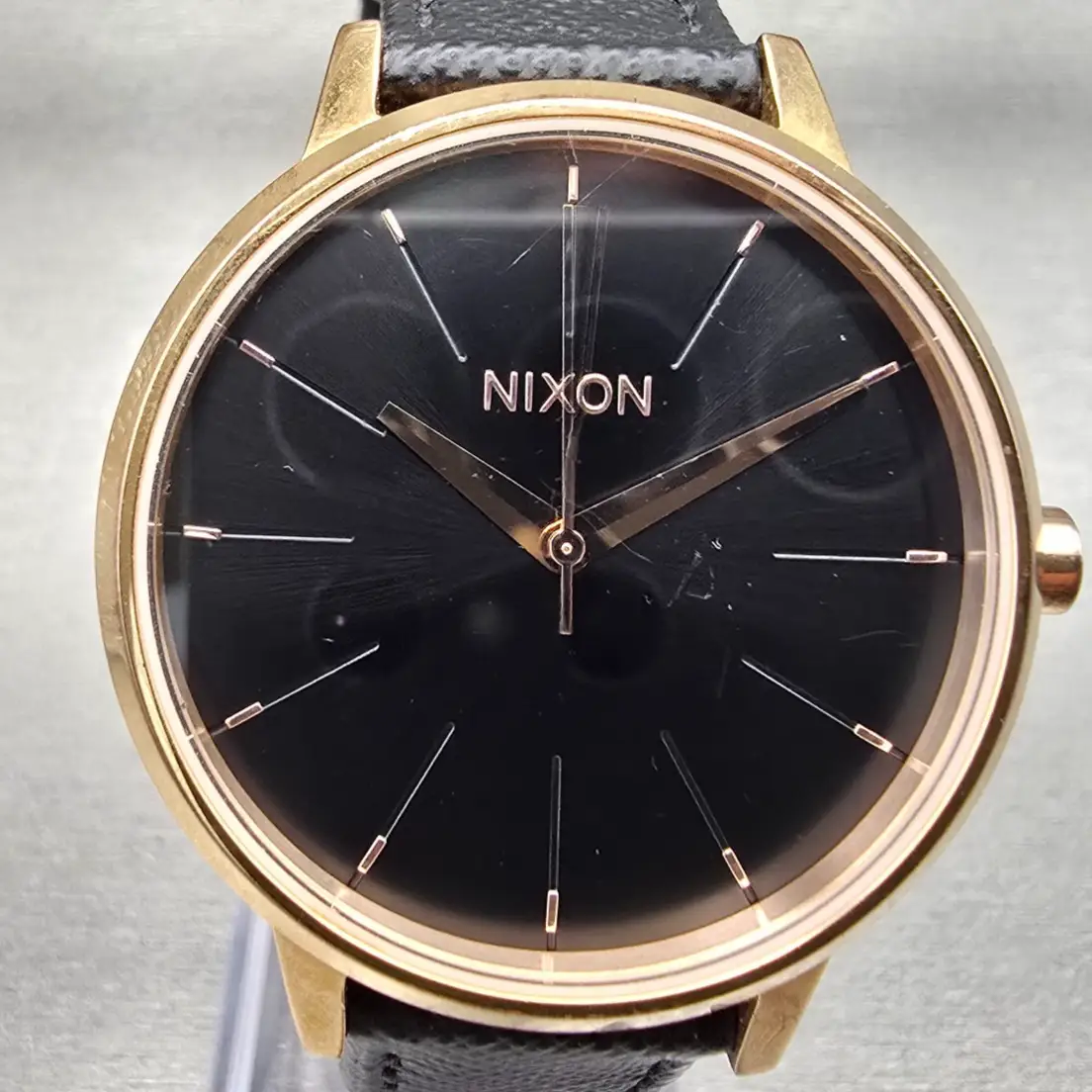 Nixon The Kensington Watch Men 37mm Black Dial Gold Tone Round New Battery1