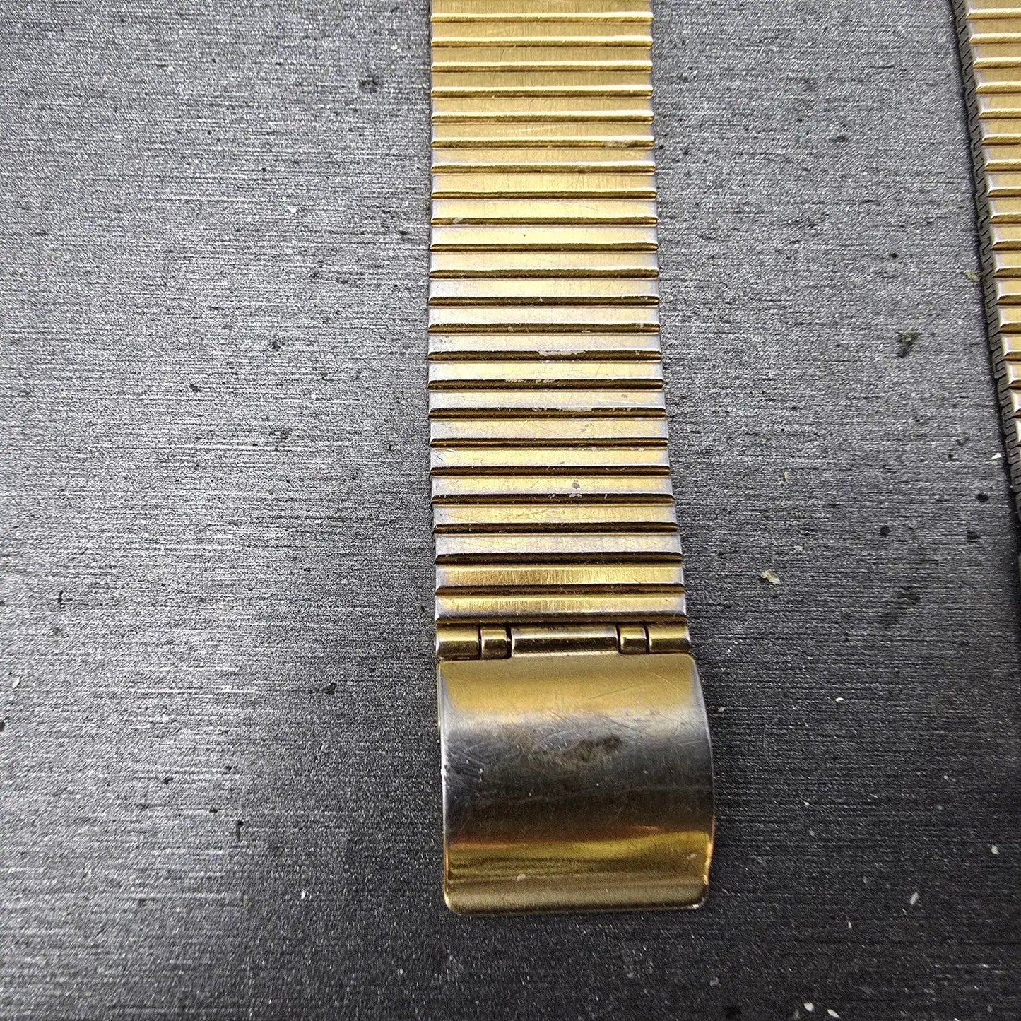 Seiko Bracelet 18mm Stainless Steel Gold Tone Tri Folding Clasp VTG Japan G101610