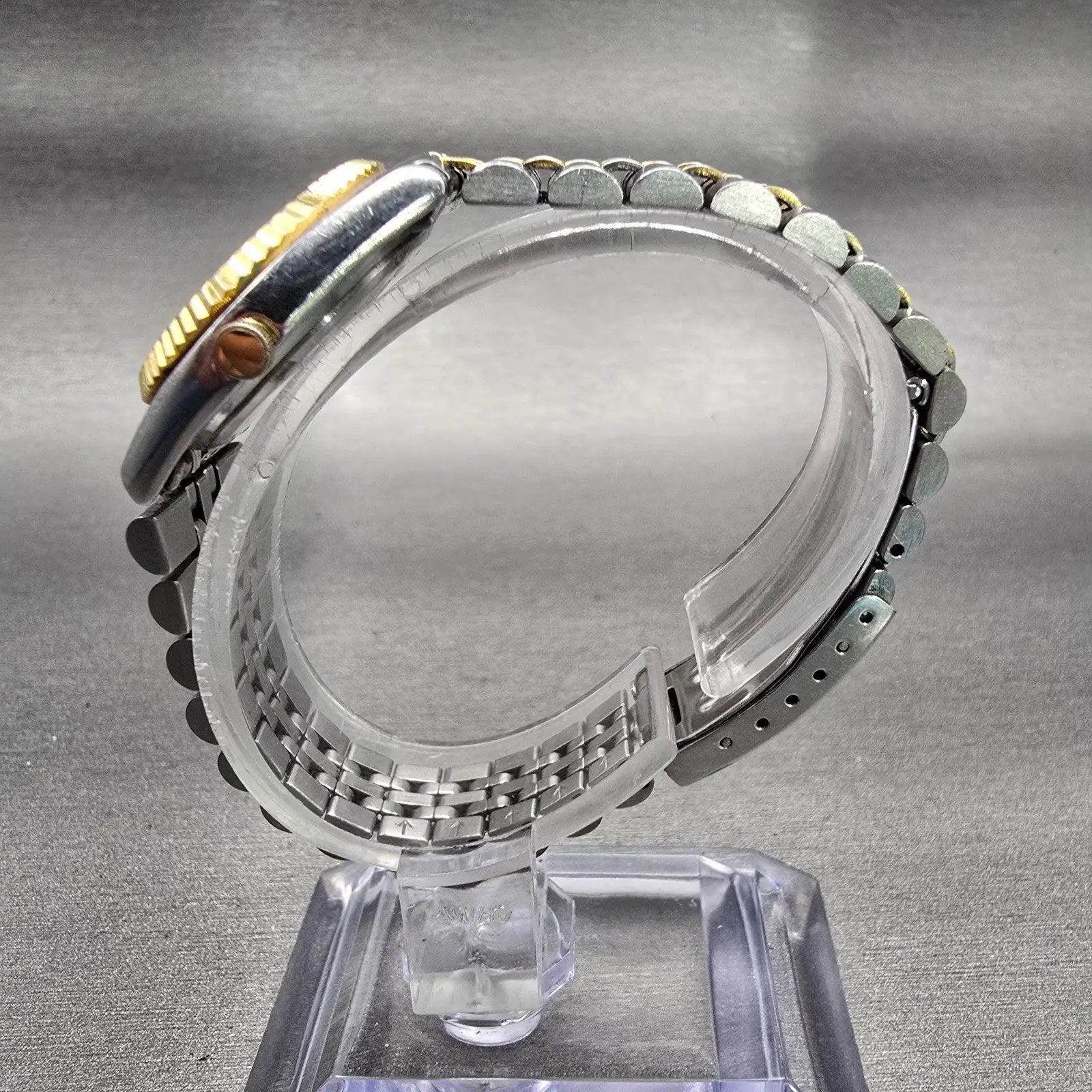 Seiko SQ Watch Women 24mm Silver Dial Two Tone Daydate Round 3Y03-0169 New Batt6