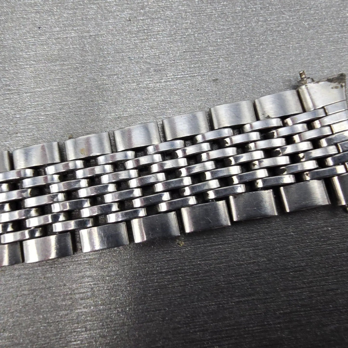 Seiko Beads Of Rice Bracelet 19mm Stainless Steel Silver Tone Tri Folding ClaspK5