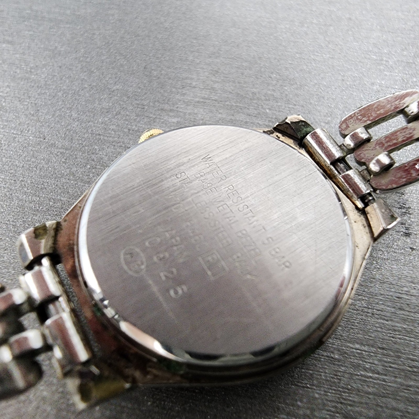 Seiko Alba Urban Watch Women 24mm Silver Dial Two Tone V7016460 New Battery10
