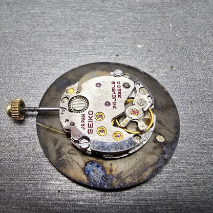 Seiko 2220 Movement Manual Wind 23 Jewels 2 Hand Vintage Japan4