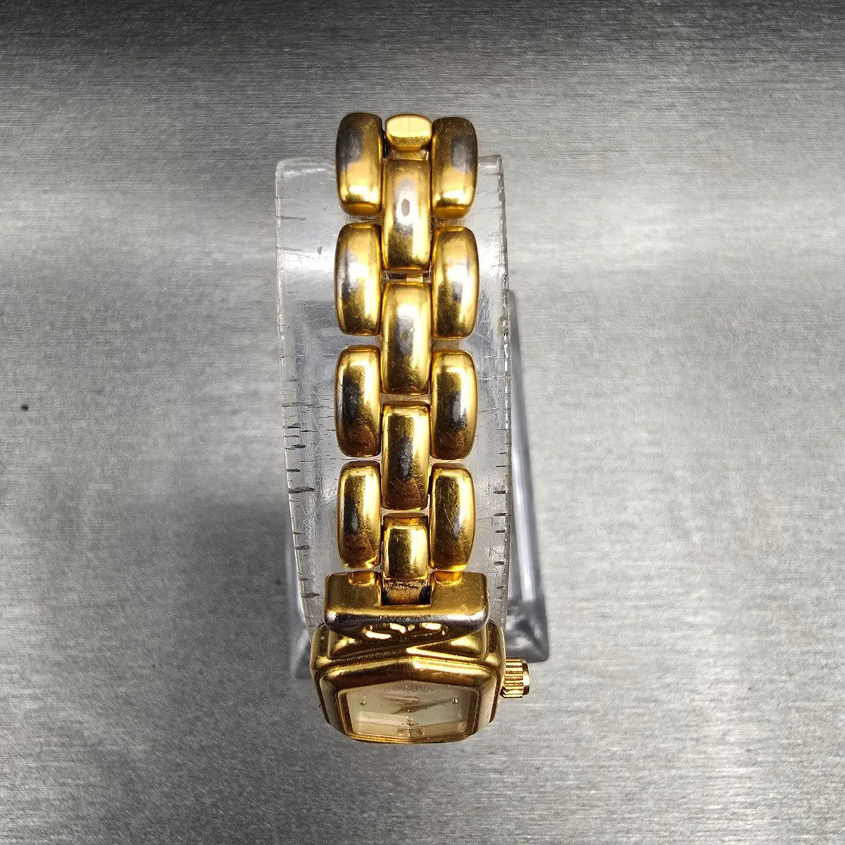 Bulova Watch Women 14mm MOP Dial Gold Hexagon 97S30 New Battery Diamond VTG4