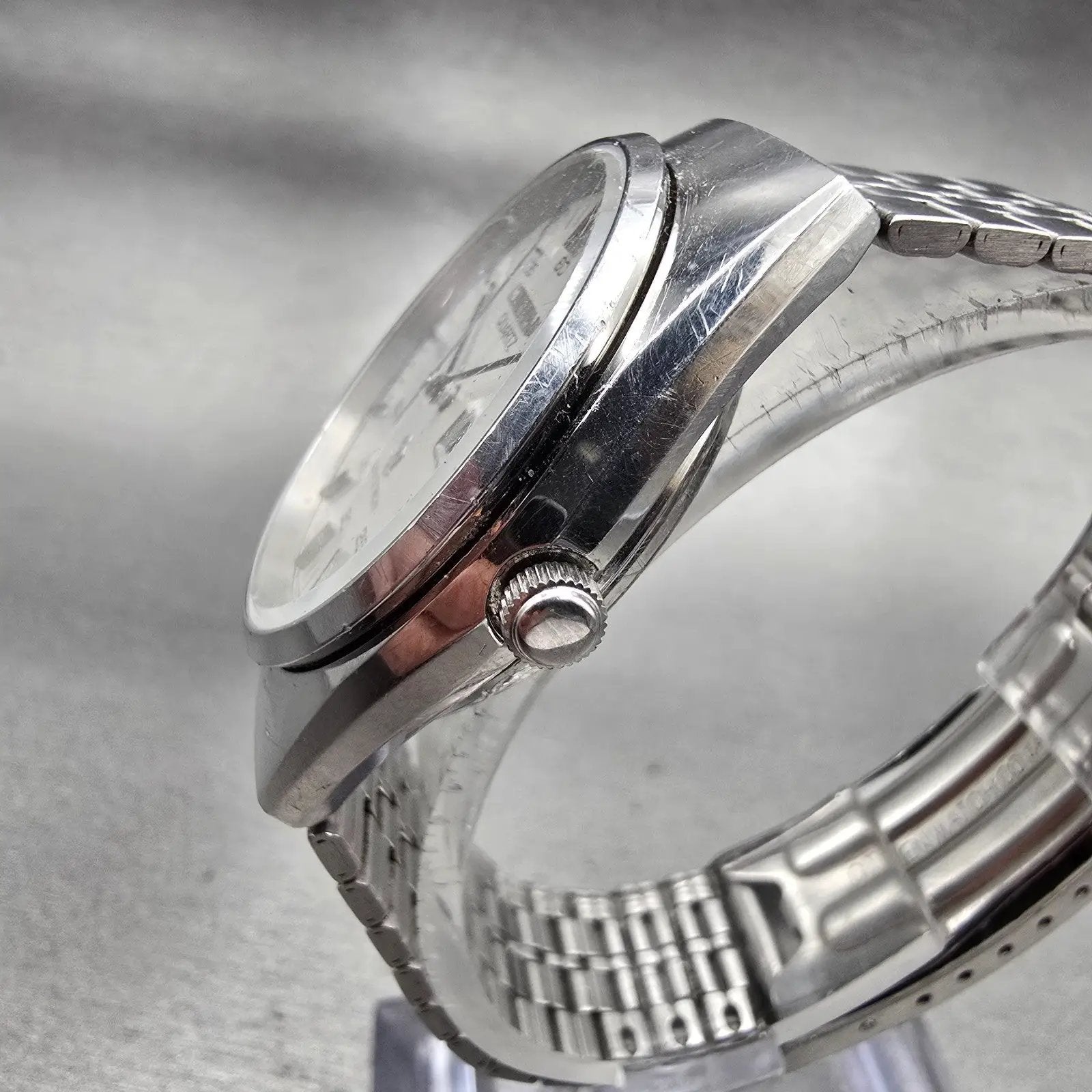 Citizen Crystron Watch Men 35mm Silver Dial Silver Tone Daydate 4-730585 New Bat2
