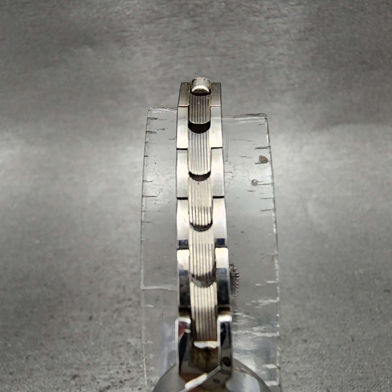 Seiko Solar Watch Women 15mm White Dial White Gold Plated Manual Wind Runs VTG4