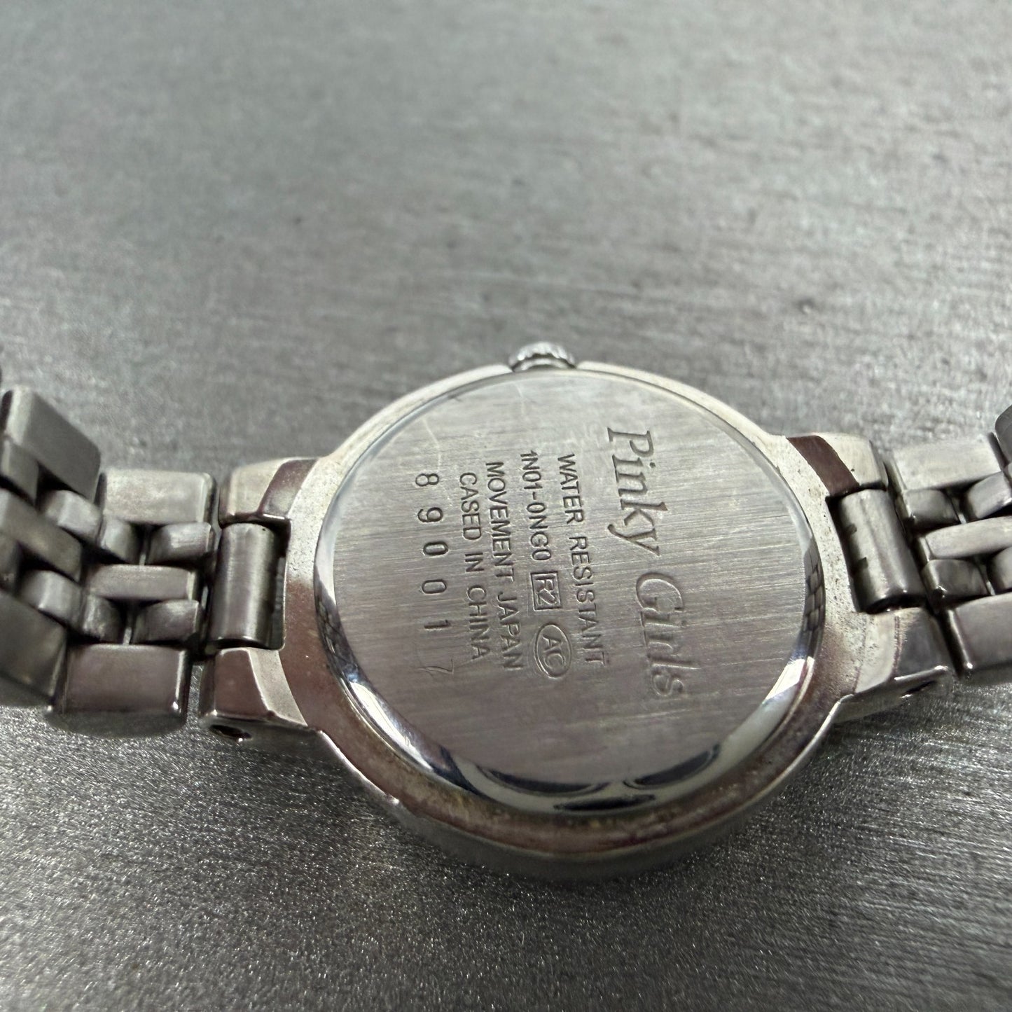Seiko Pinky Girls Watch Women 20mm Black Dial Silver Tone Round 1N01-0NG0 Newbat9
