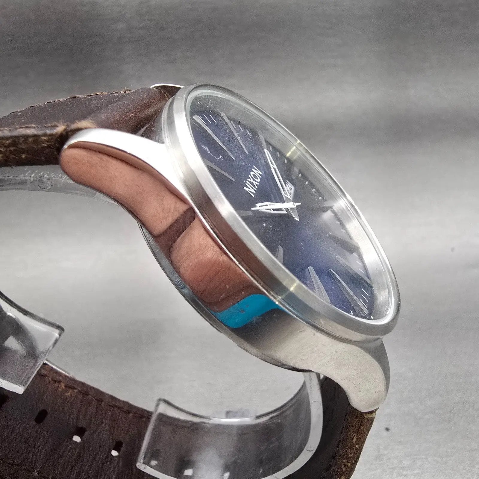 Nixon The Sentry Watch Men 42mm Blue Dial Silver Tone Daydate Round New Battery3