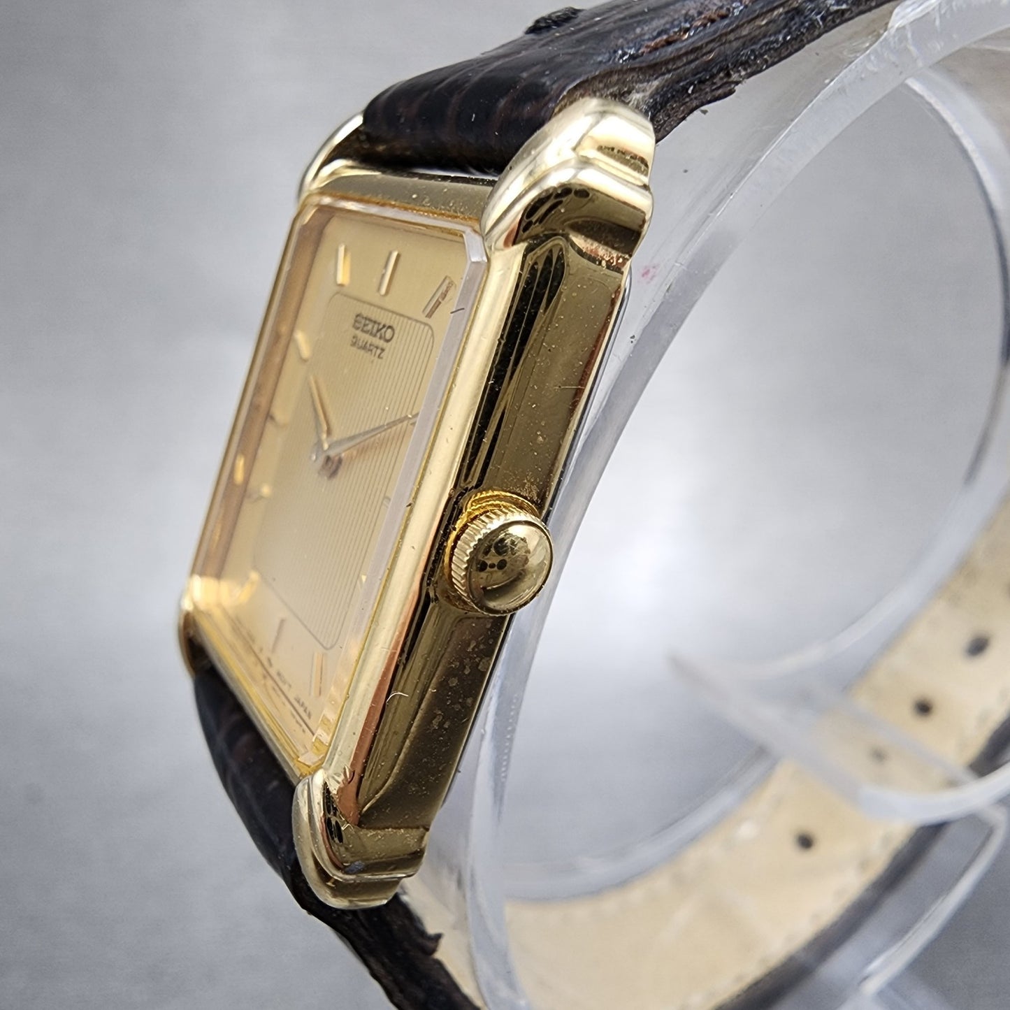 Seiko Tank Watch Women 19mm Gold Dial Gold Tone Rectangle 4N005101 New Battery2