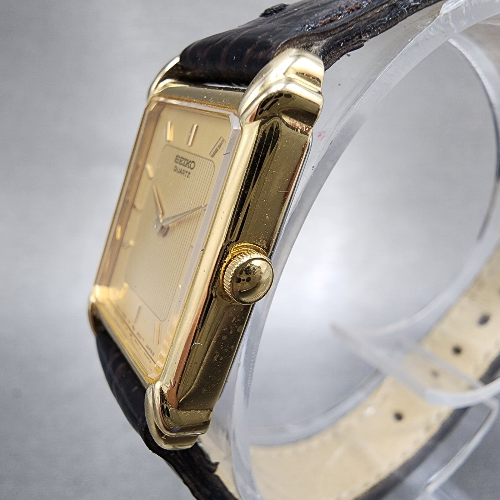 Seiko Tank Watch Women 19mm Gold Dial Gold Tone Rectangle 4N005101 New Battery2