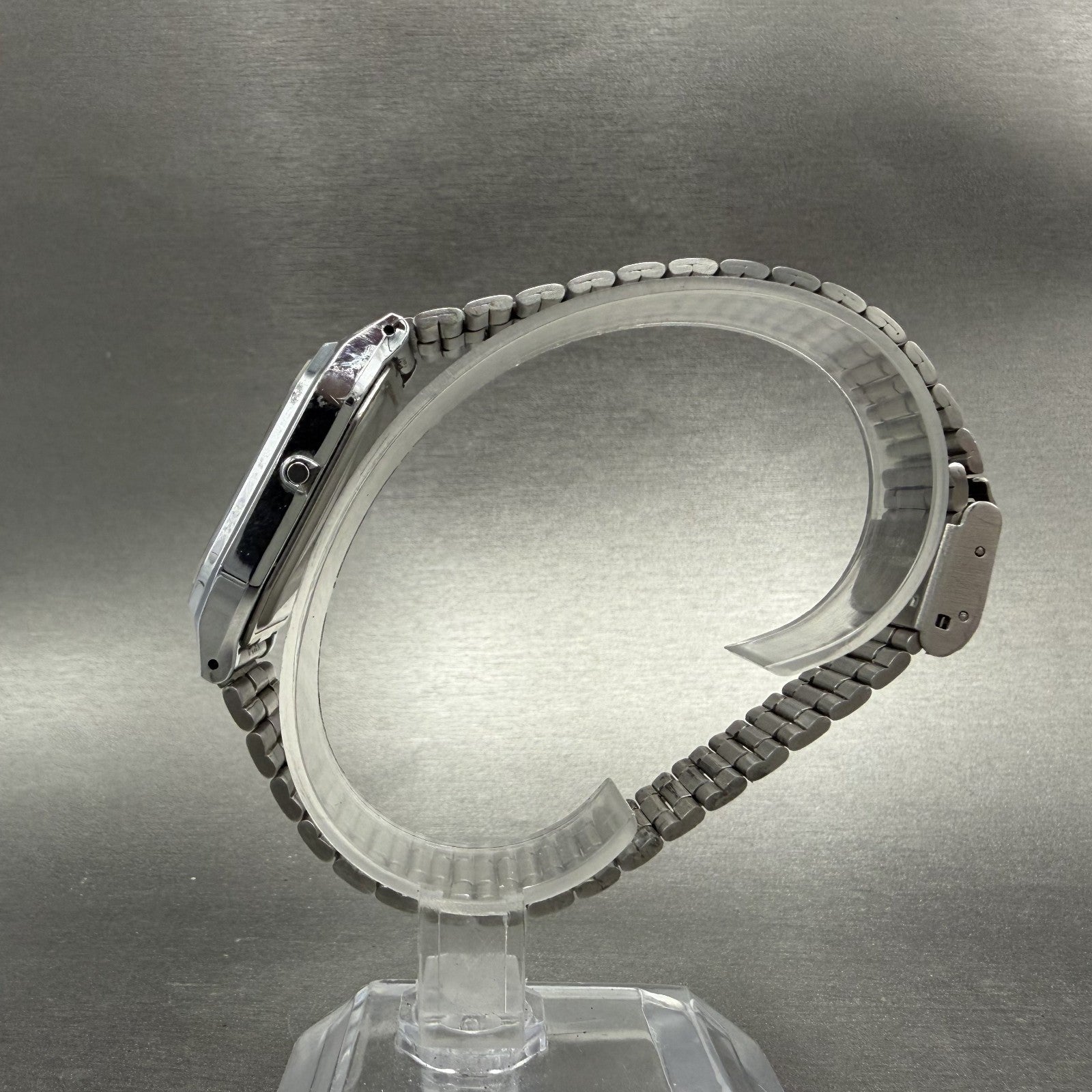 Casio AQ-230 Watch Men 30mm White Dial Silver Tone Alarm Chrono New Battery ABC7