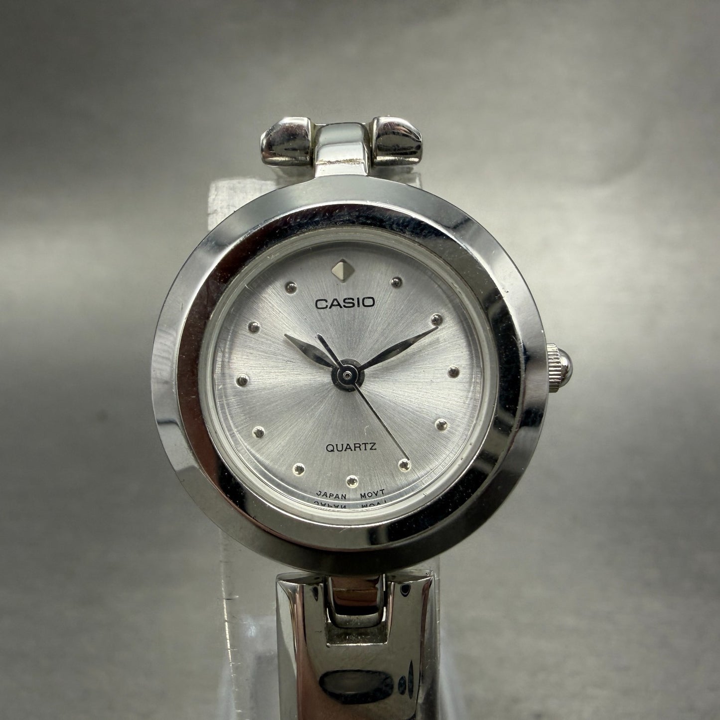 Casio Watch Women 24mm Silver Dial Silver Tone Round LTP-2025 New Battery0