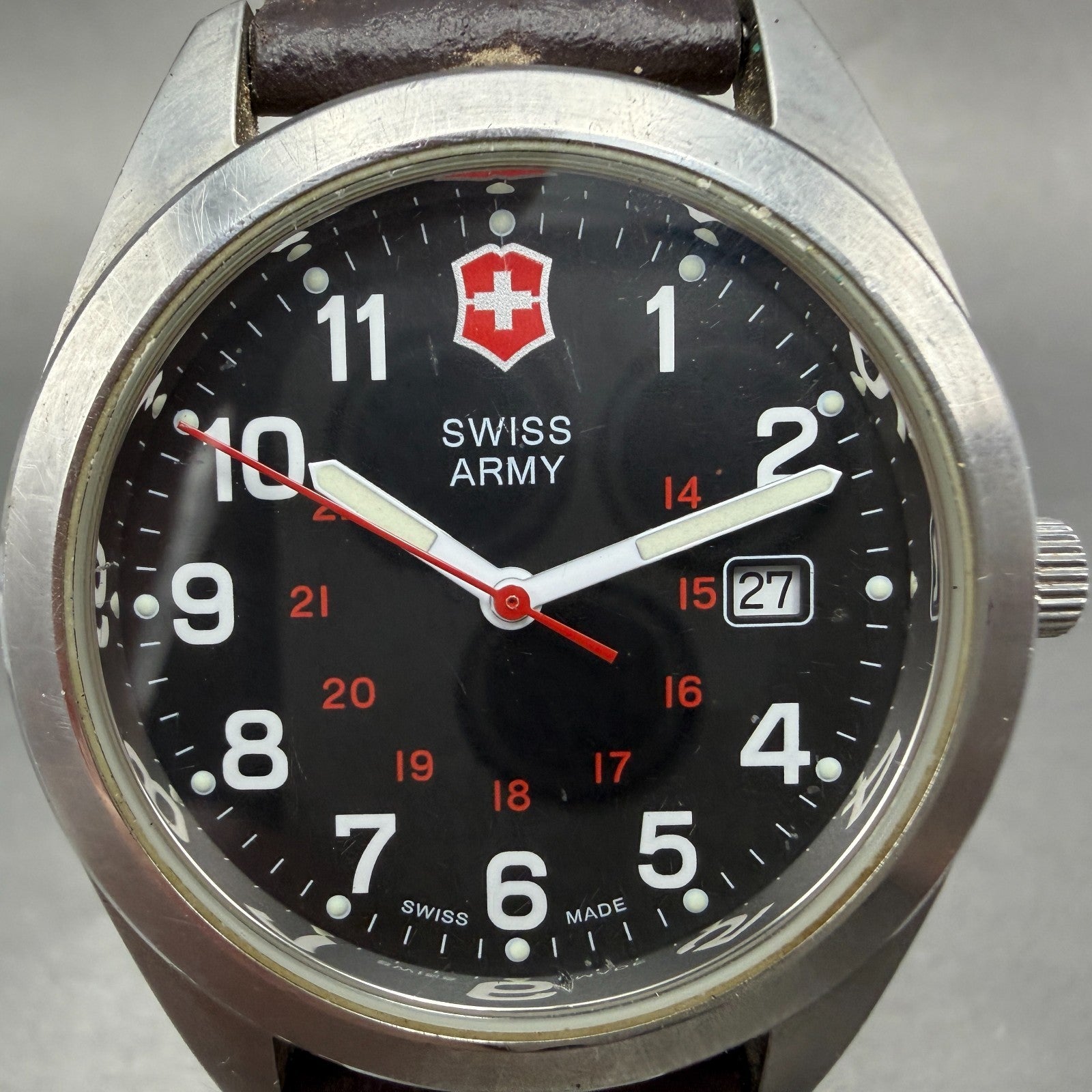 Victorinox Swiss Army Field Watch Men 40mm Black Dial Steel Date Round New batt1