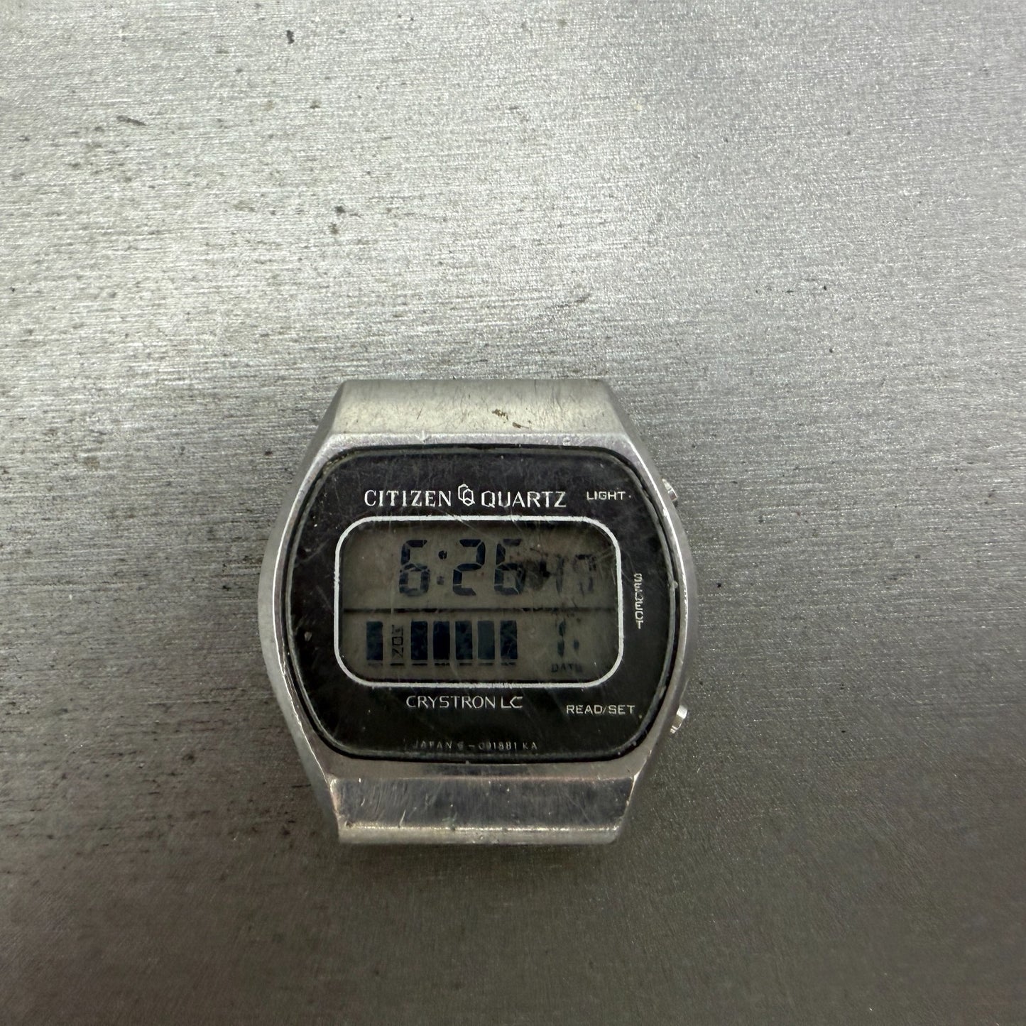 Citizen Digital Watch Men 35mm Digital Silver Tone Daydate Round READ!! New batt0