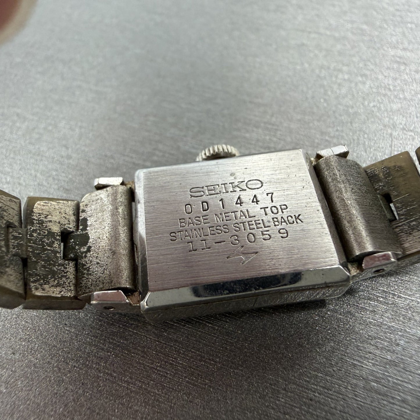 Seiko Tank Watch Women 15mm White Dial Silver Tone Manual Rectangle 11-3059 Runs9