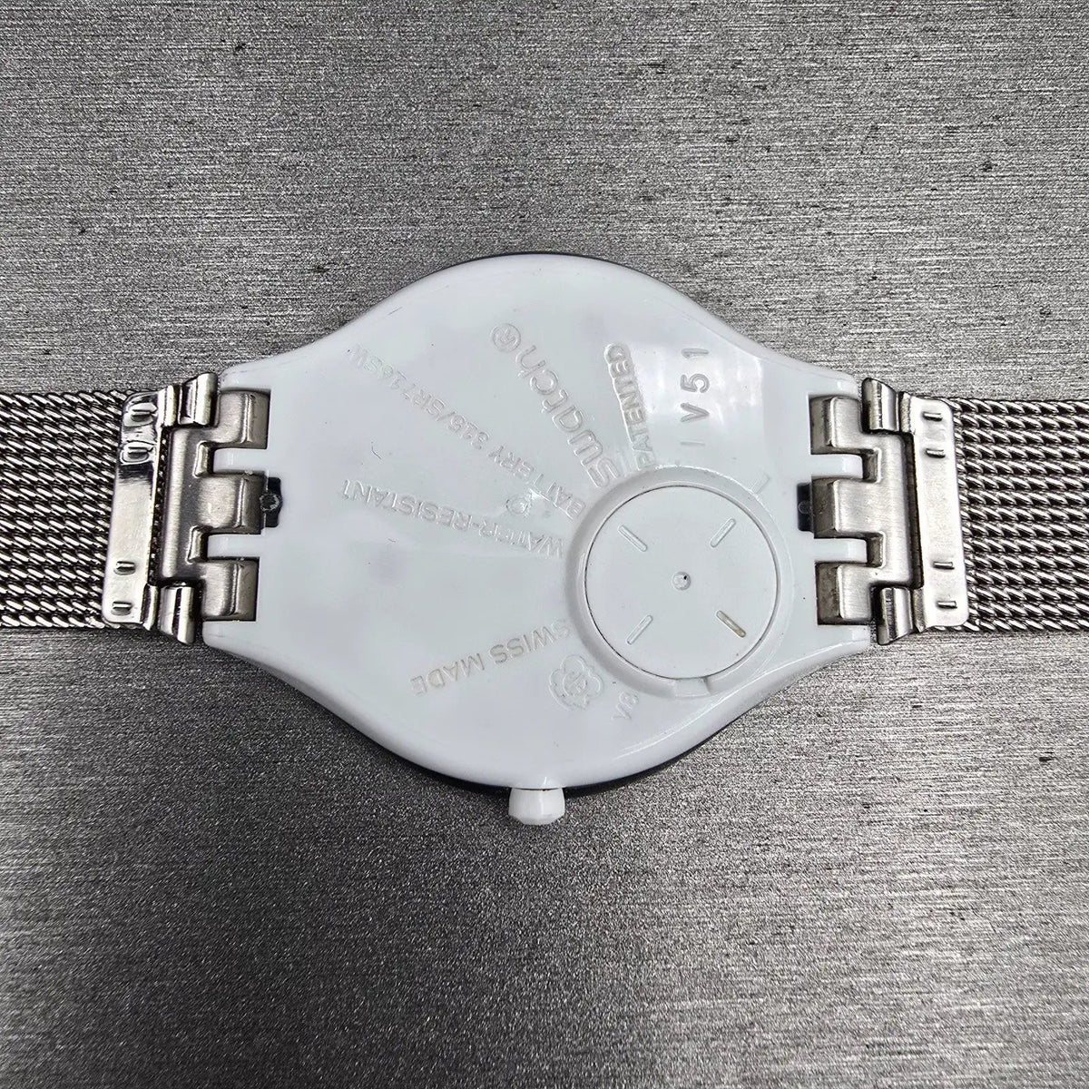 Swatch Skinmesh Watch Men 35mm Silver Dial Mesh Band Round SVOM100M New Battery10