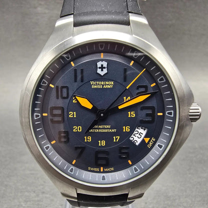 Victorinox Swiss Army Base Camp Watch Men 40mm Gray Dial Steel Date 241464 Runs0