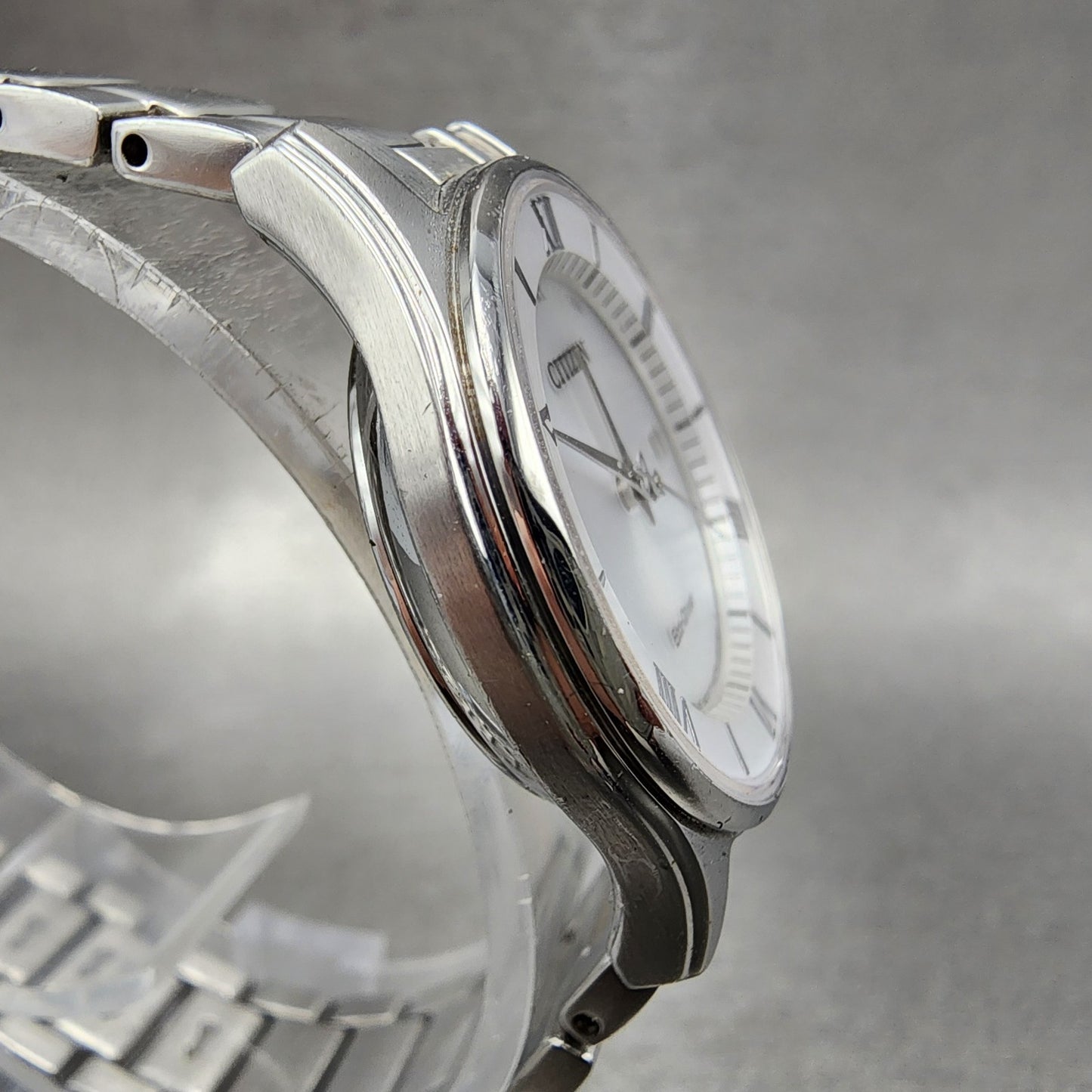 Citizen EcoDrive Watch Women 28mm White Dial Silver Tone Date Round Runs3