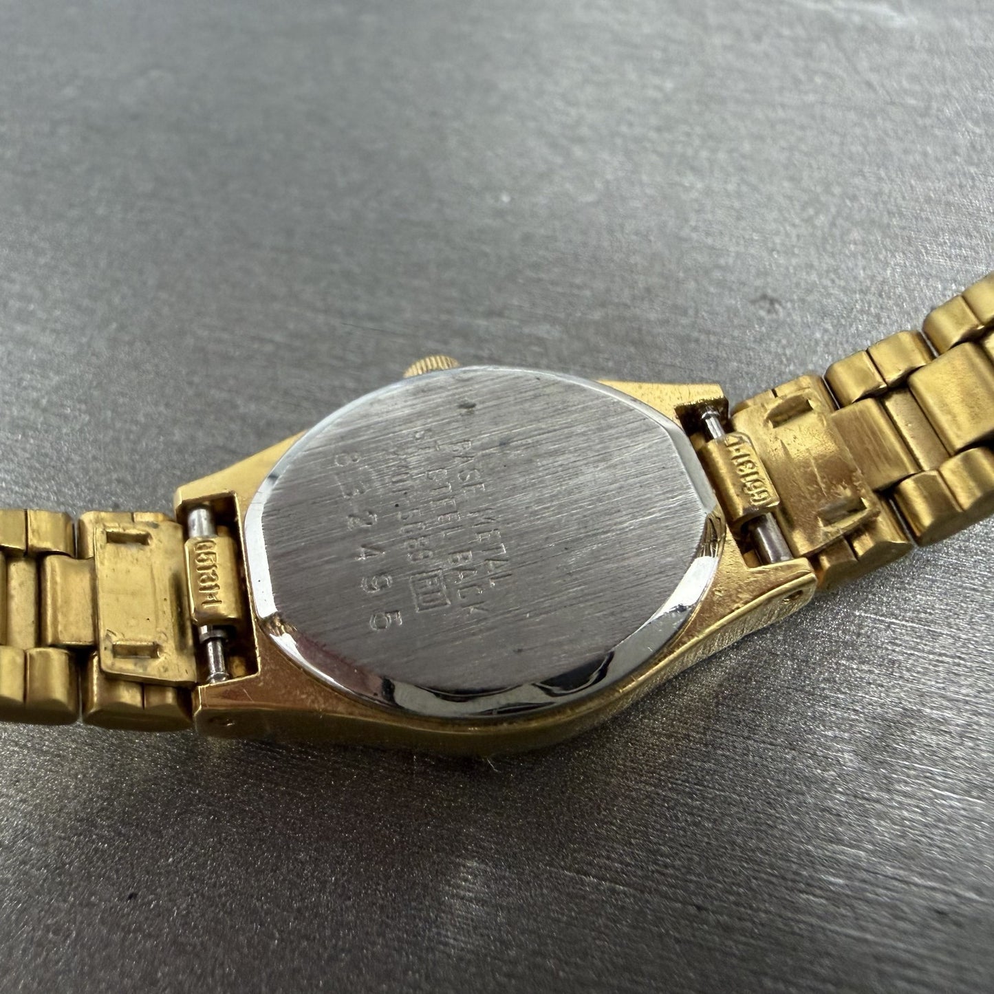 Seiko Watch Women 17mm Black Dial Gold Tone Round 2Y01-5089 New Battery9