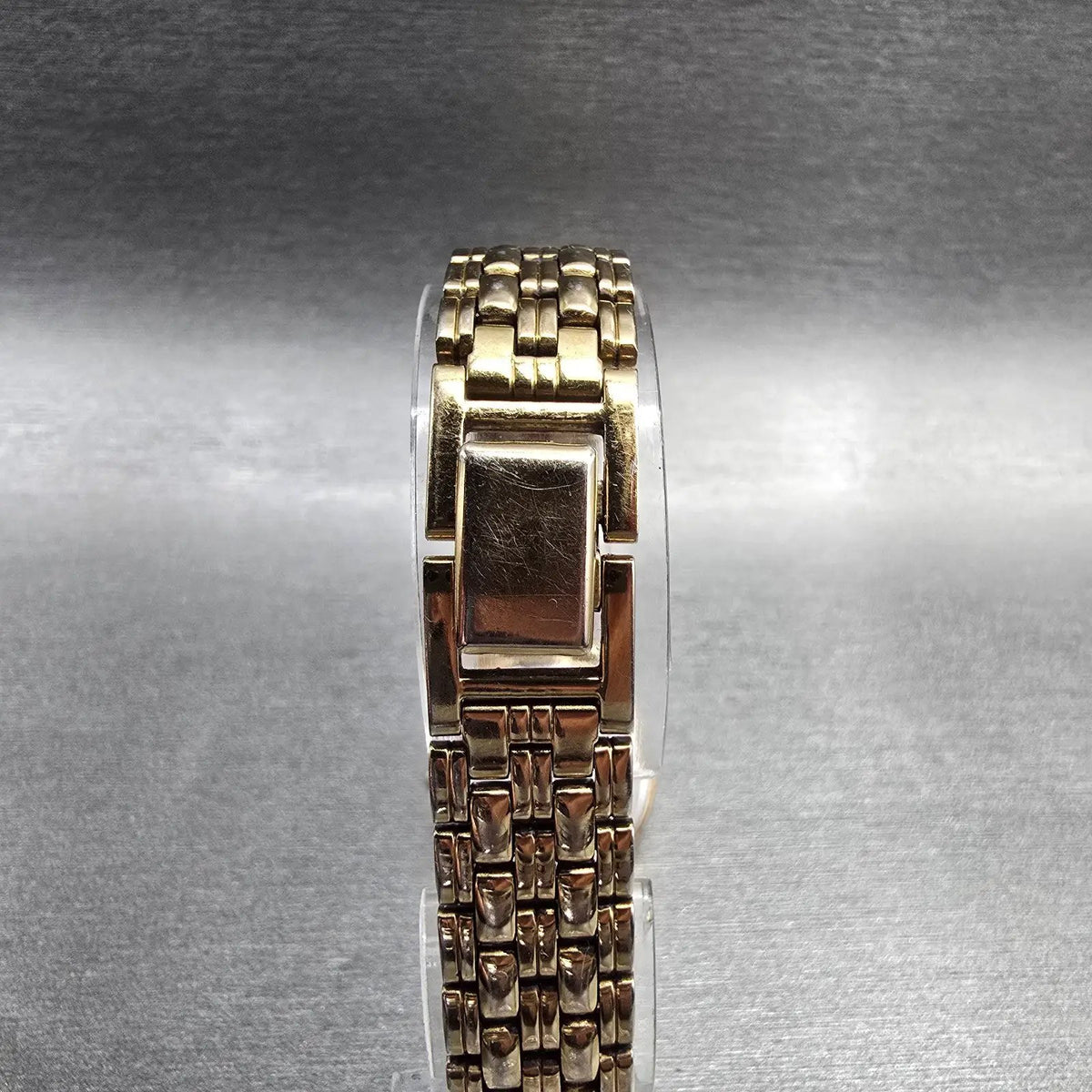 Seiko Watch Women 24mm White Dial Gold Tone Round V701-1781 New Battery VintageL7