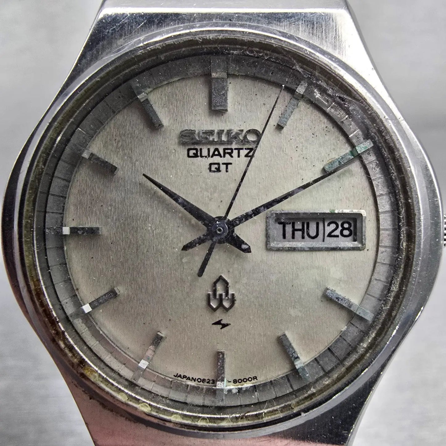 Seiko QT Watch Men 36mm Silver Dial Silver Tone Daydate Round 0823-8000 New Batt1