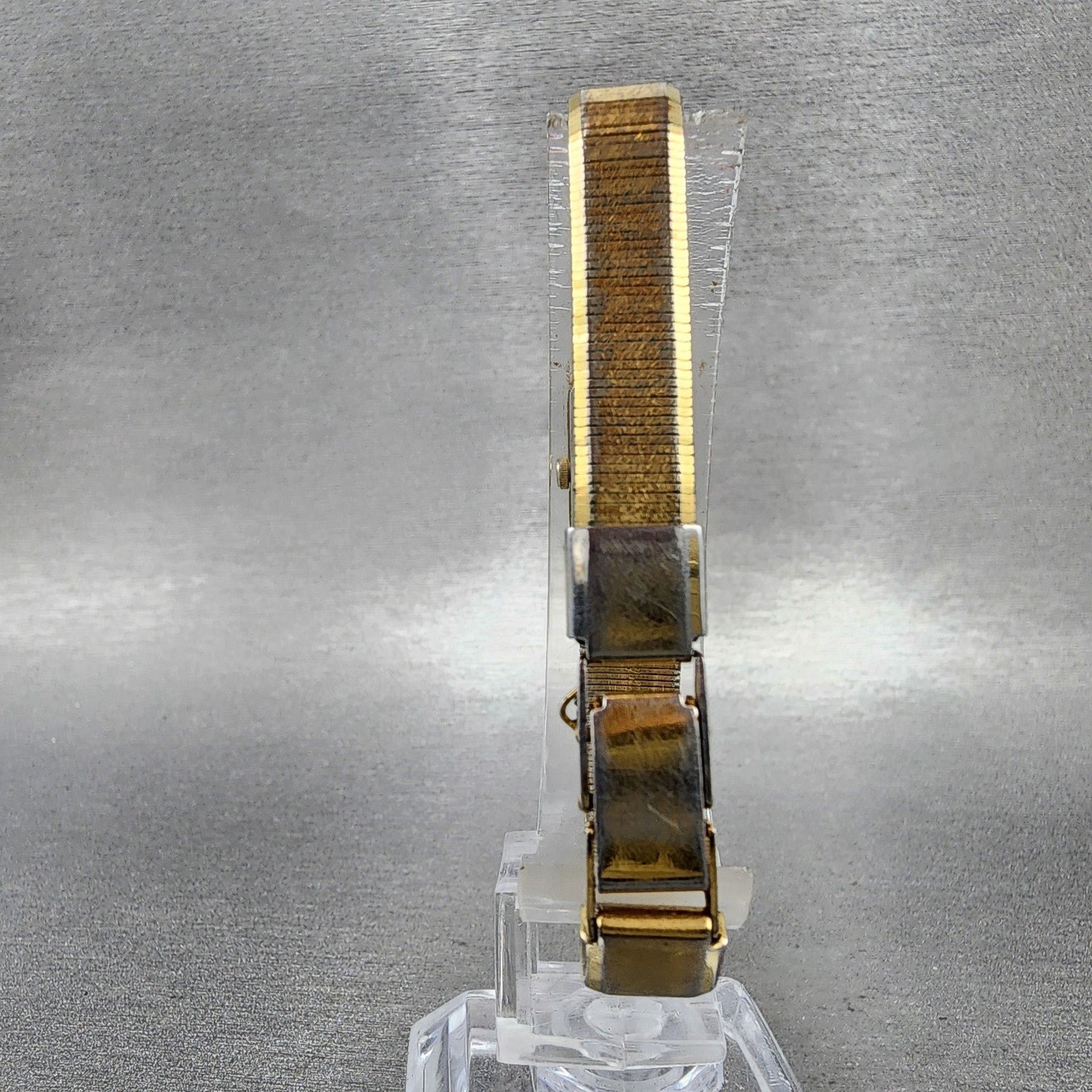Seiko Tank Watch Women 12mm Champagne Dial Gold Tone 2e205029 New Battery7
