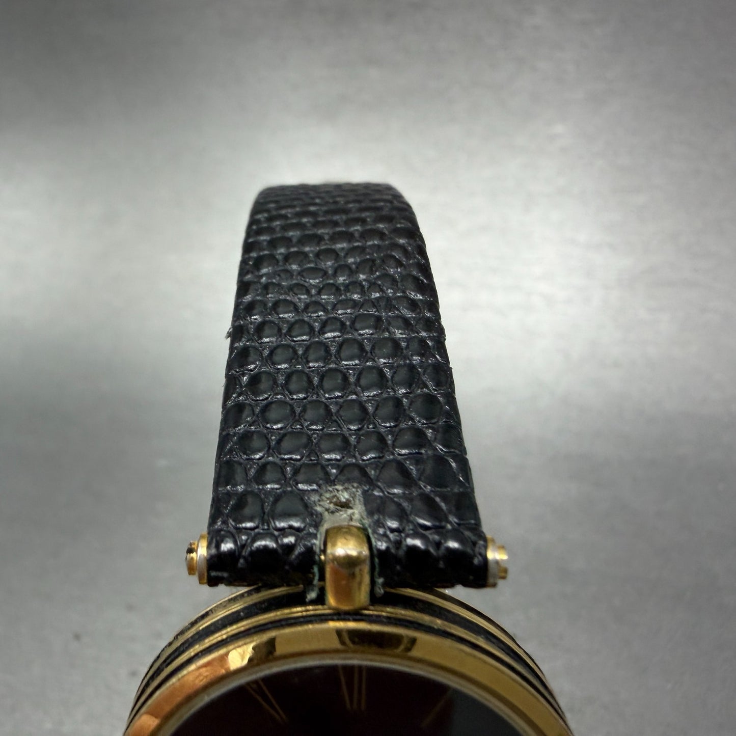 Gucci 2000M Watch Men 30mm Black Dial Gold Plated Leather Round New Battery VTG4