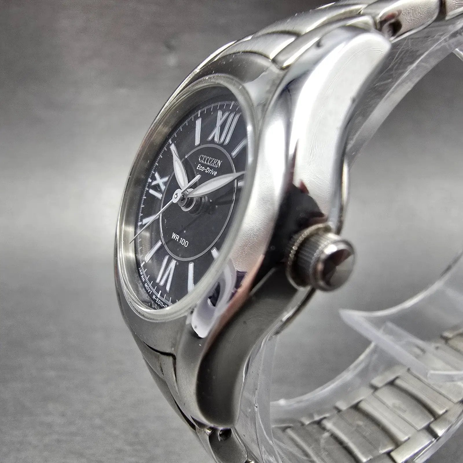 Citizen Watch Women 25mm Black Dial Silver Tone Date Round E011-S015502 Runs BG2