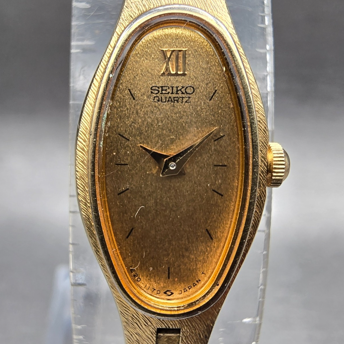 Seiko Watch Women 13mm Gold Dial Gold Tone Oval 1E20-5700 New Battery Vintage1