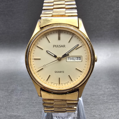 Seiko Pulsar Watch Men 34mm Champagne Dial Gold Tone Daydate V533-7A30 New BattC0
