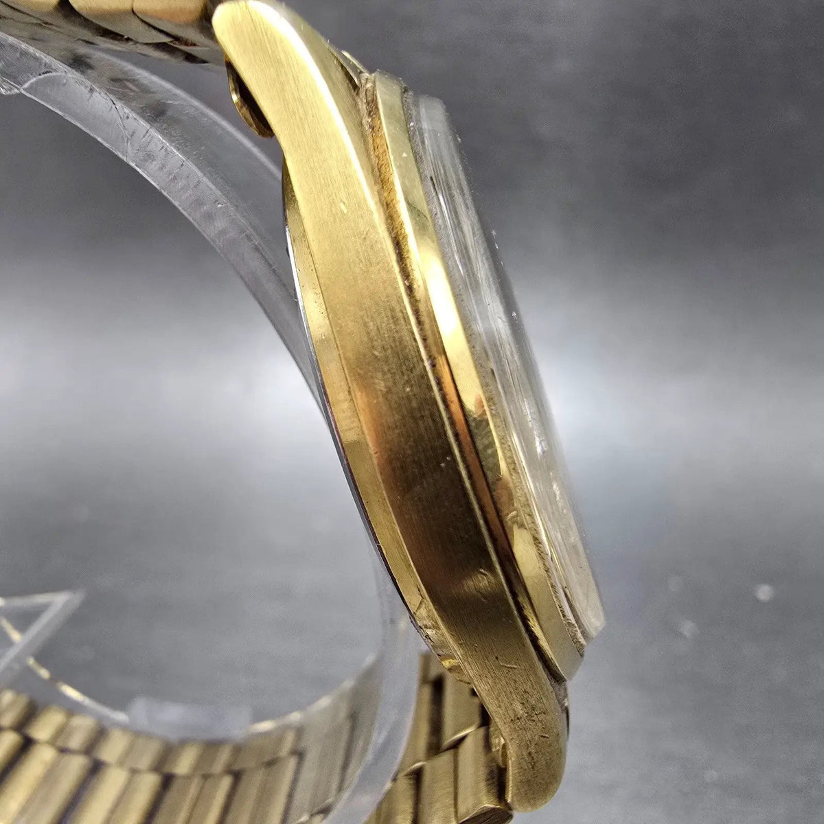 Seiko SQ Watch Men 35mm Champagne Dial Gold Tone Date 5Y22-8020 Round PARTS4
