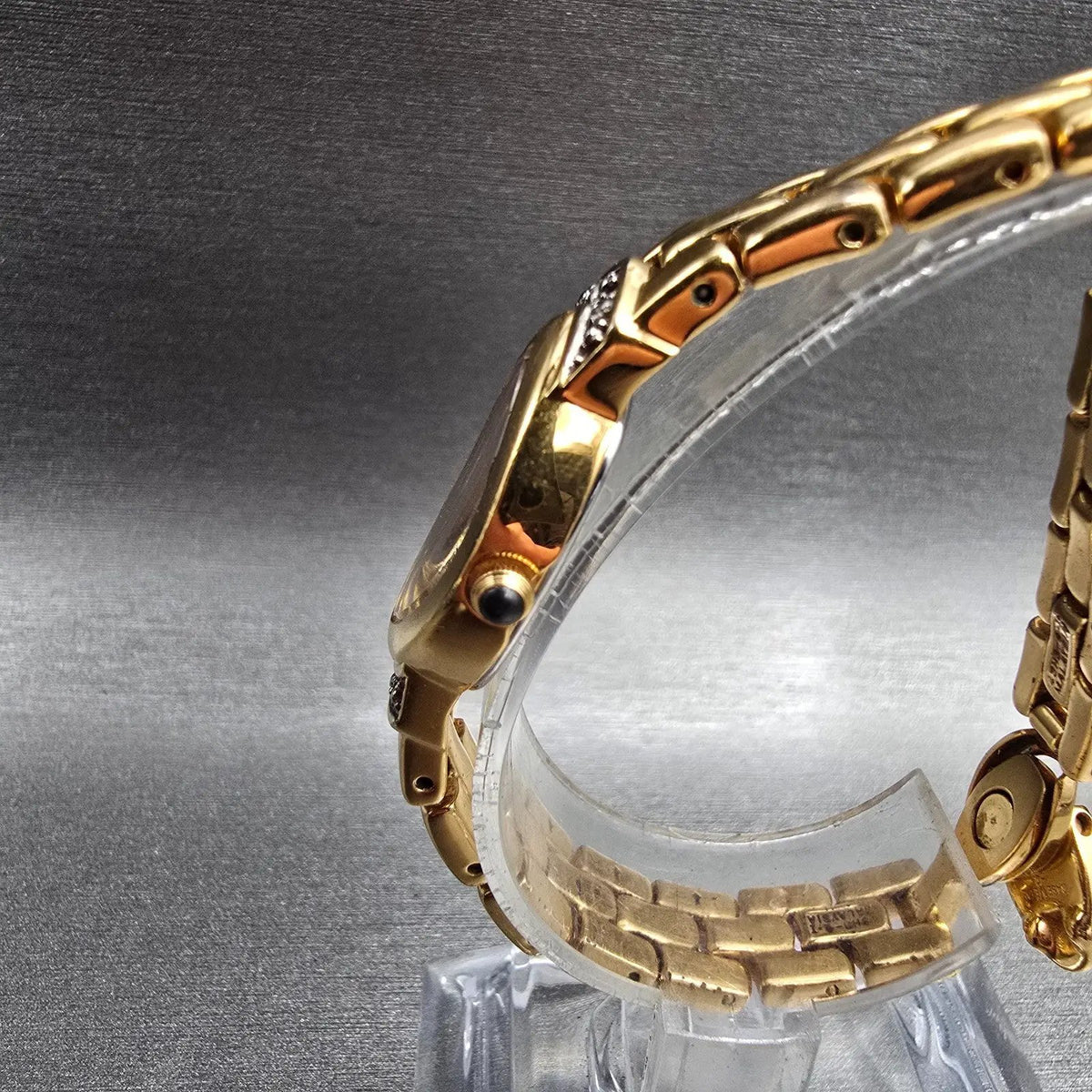 Seiko Watch Women 17mm MOP Dial Gold Diamond Bezel Oval 1N00-6E79 New Battery JP2