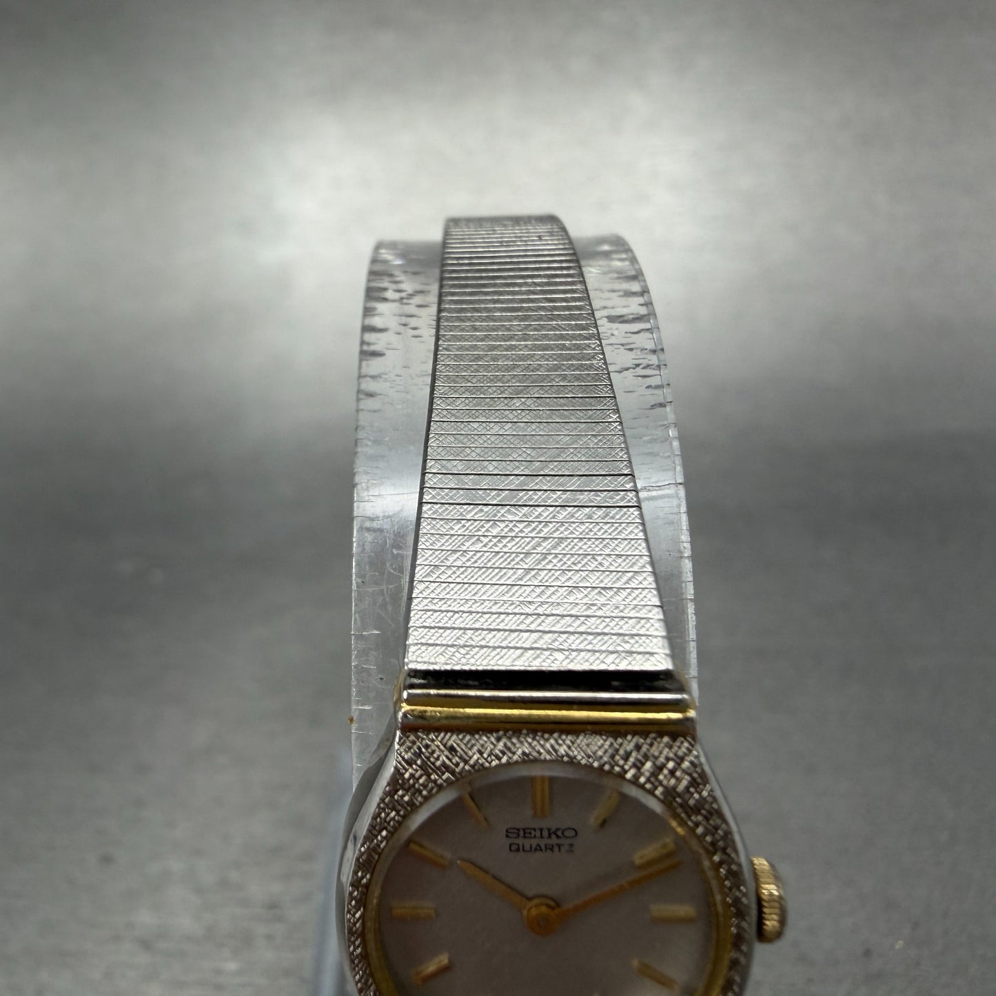 Seiko Watch Women 16mm Silver Dial Two Tone Round 2C20-0259 New Battery 56G4