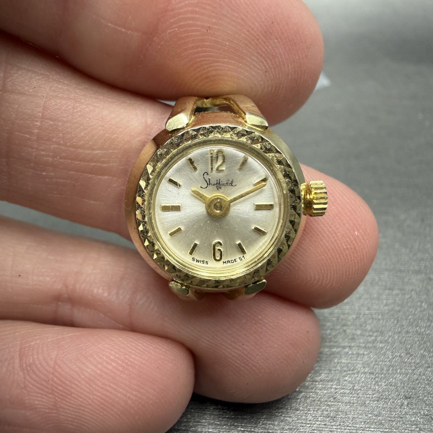 Sheffield Ring Watch Women 17mm Silver Dial Gold Tone Manual Wind Runs VTG0