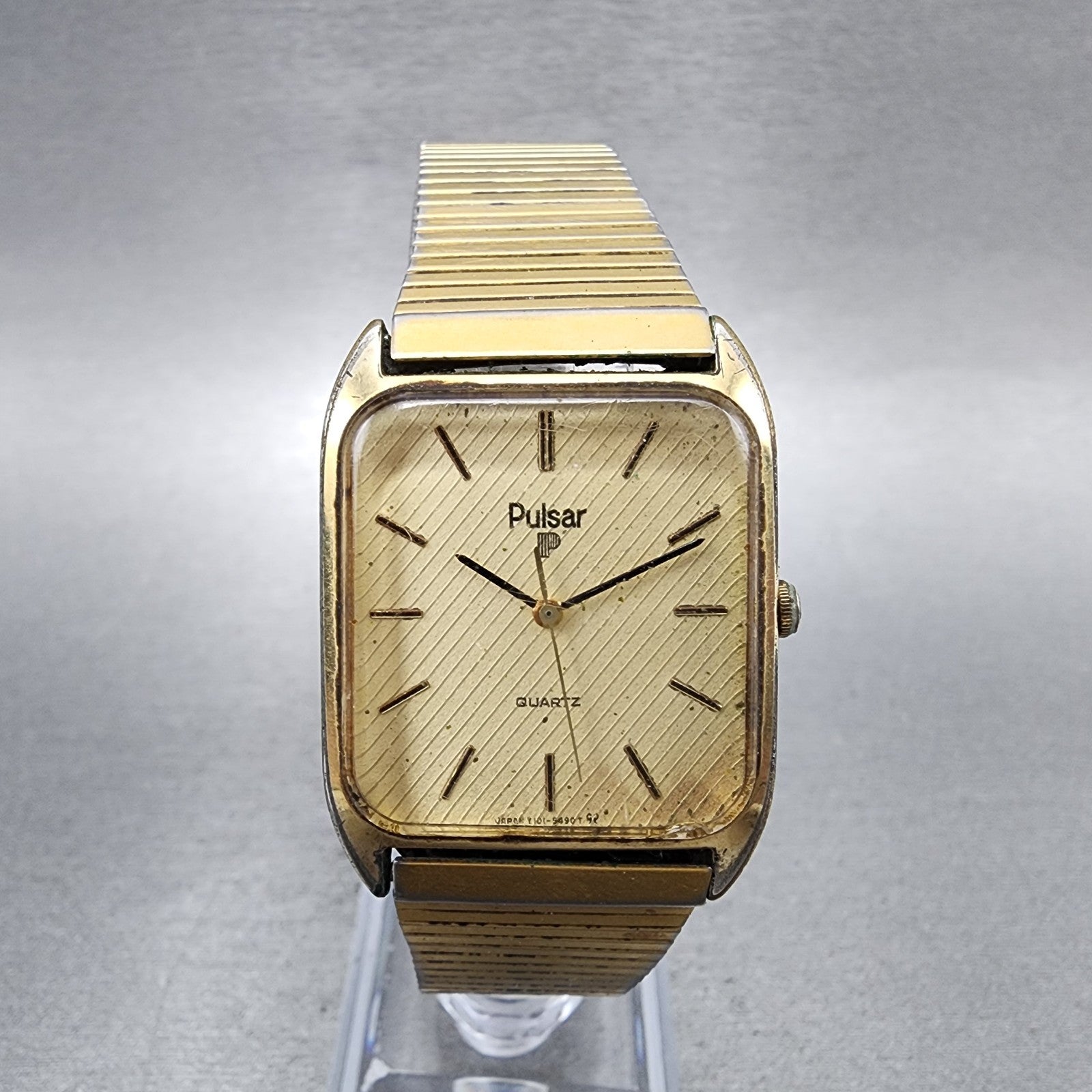 Seiko Pulsar Tank Watch Men 27mm Champagne Dial Gold Tone Y1015329b New Battery0