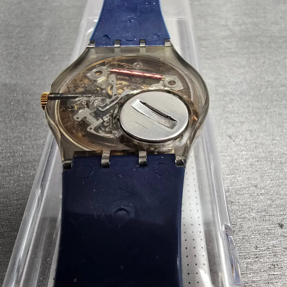 Swatch Tailleur Watch Men 34mm Gold Dial Gray Case Round GM109 New Battery NOS13