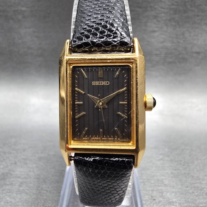 Seiko Tank Watch Women 18mm Black Dial Gold Rectangle V401-5670 New Battery0