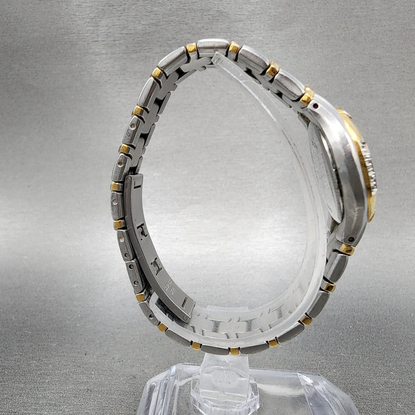 Bulova Watch Women 26mm White Dial Two Tone Date Round Diamond 98R70 New Battery8