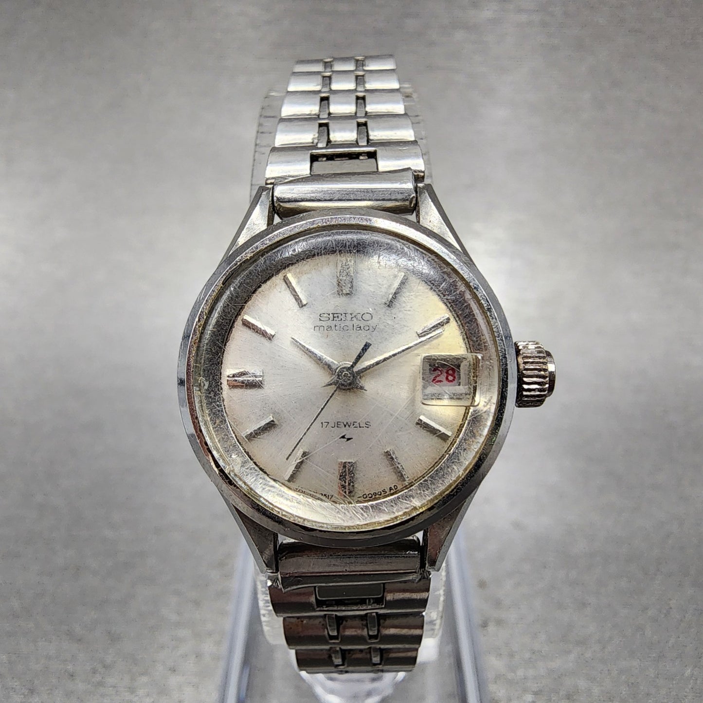 Seiko Matic Lady watch Women 22mm Silver Dial Silver Tone Date 25170200 PARTS0