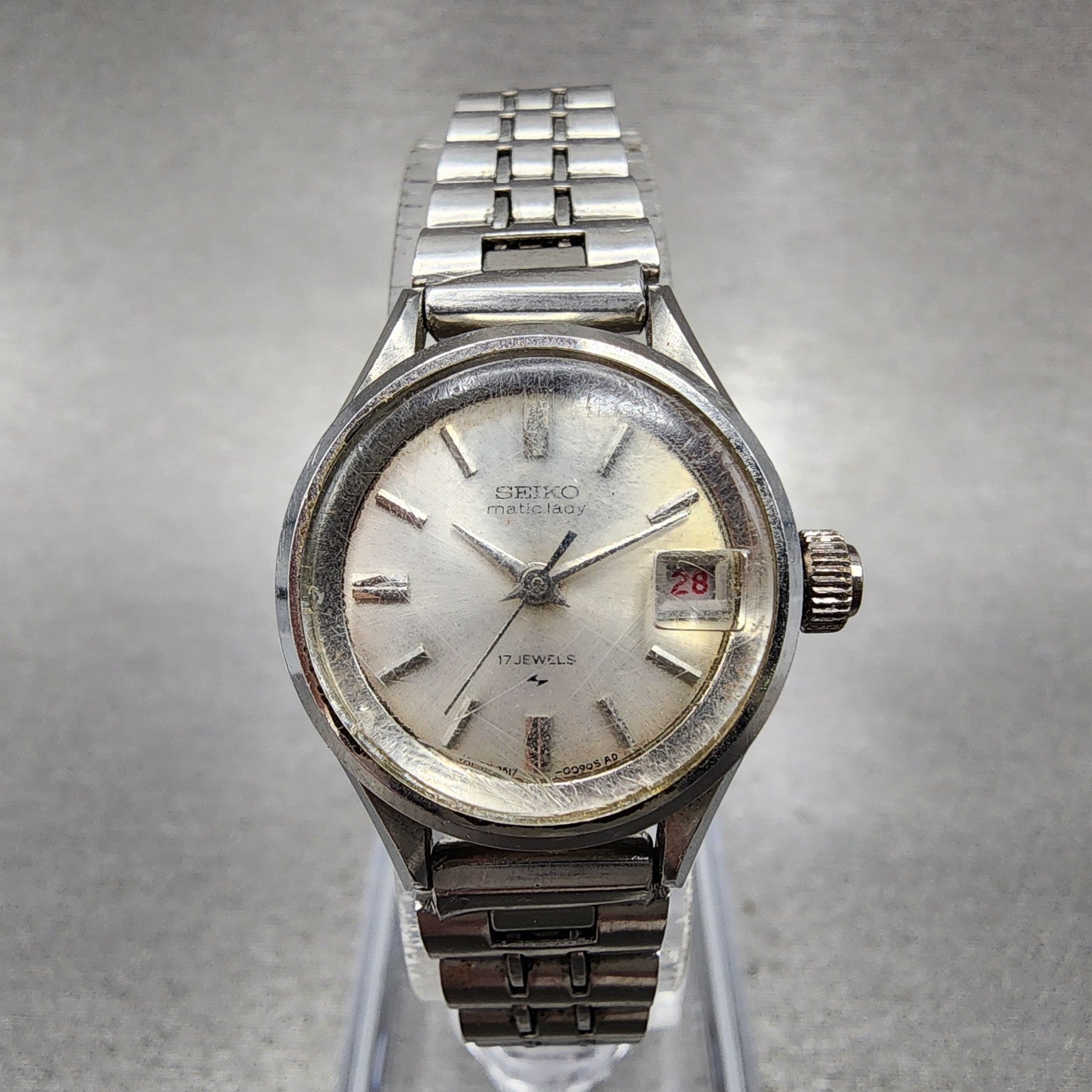 Seiko Matic Lady watch Women 22mm Silver Dial Silver Tone Date 25170200 PARTS0