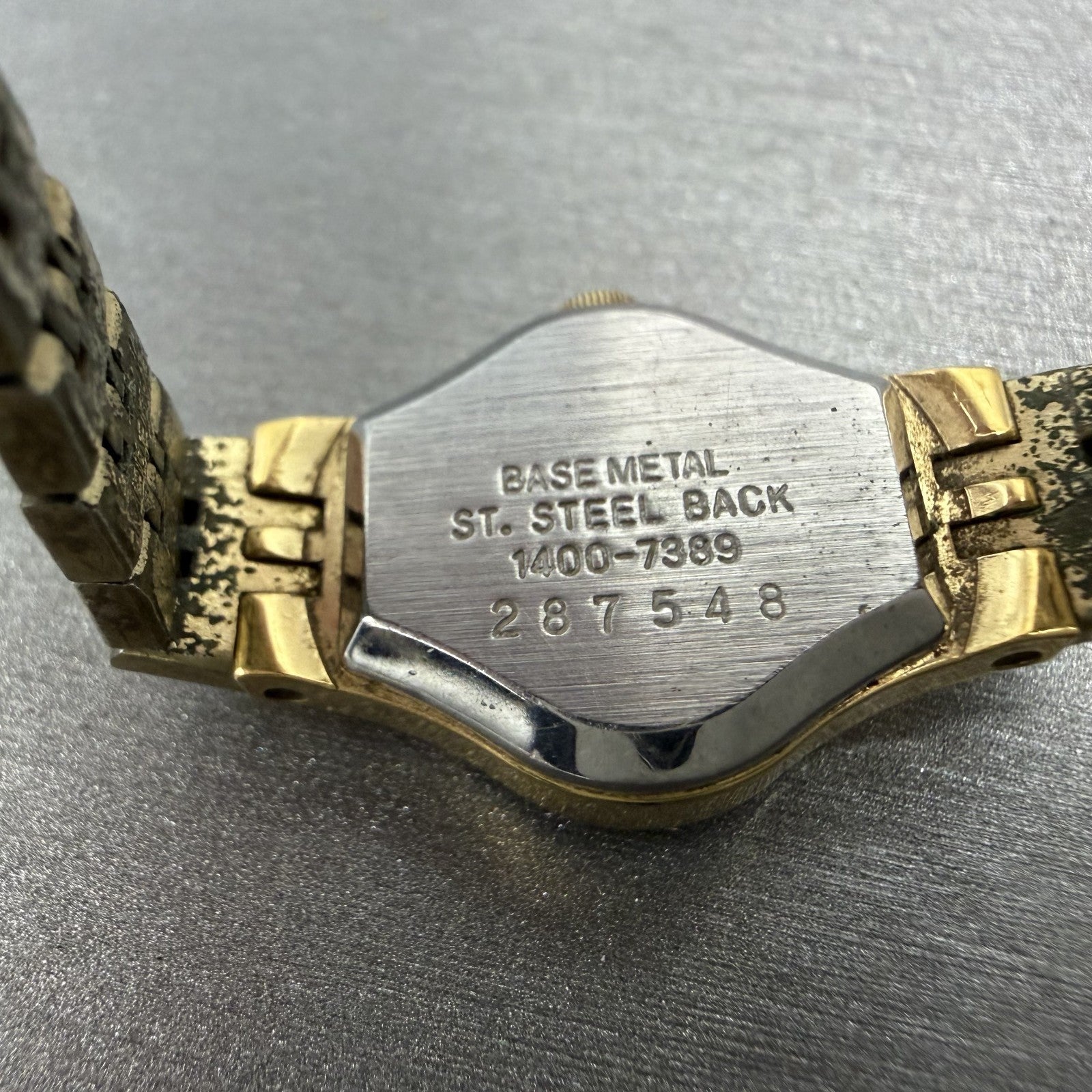 Seiko Watch Women 17mm Gold Dial Gold Tone Oval 1400-7389 New Battery Vintage AN9
