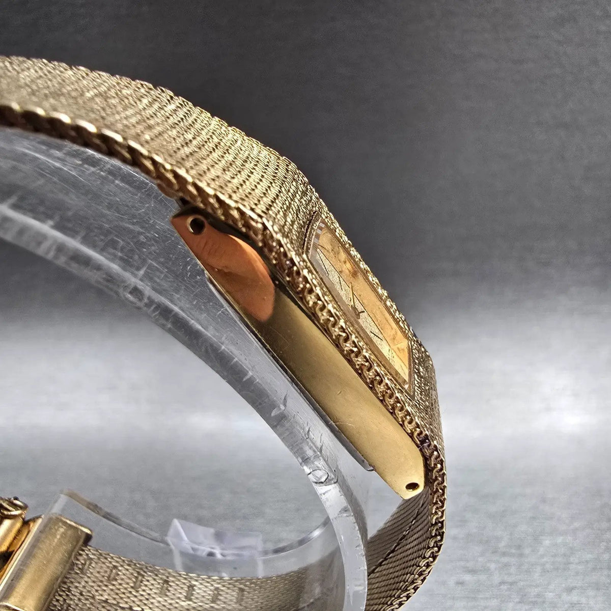 Seiko Tank Watch Women 12mm Gold Dial Gold Tone Rectangle 1320-5039 New Battery3