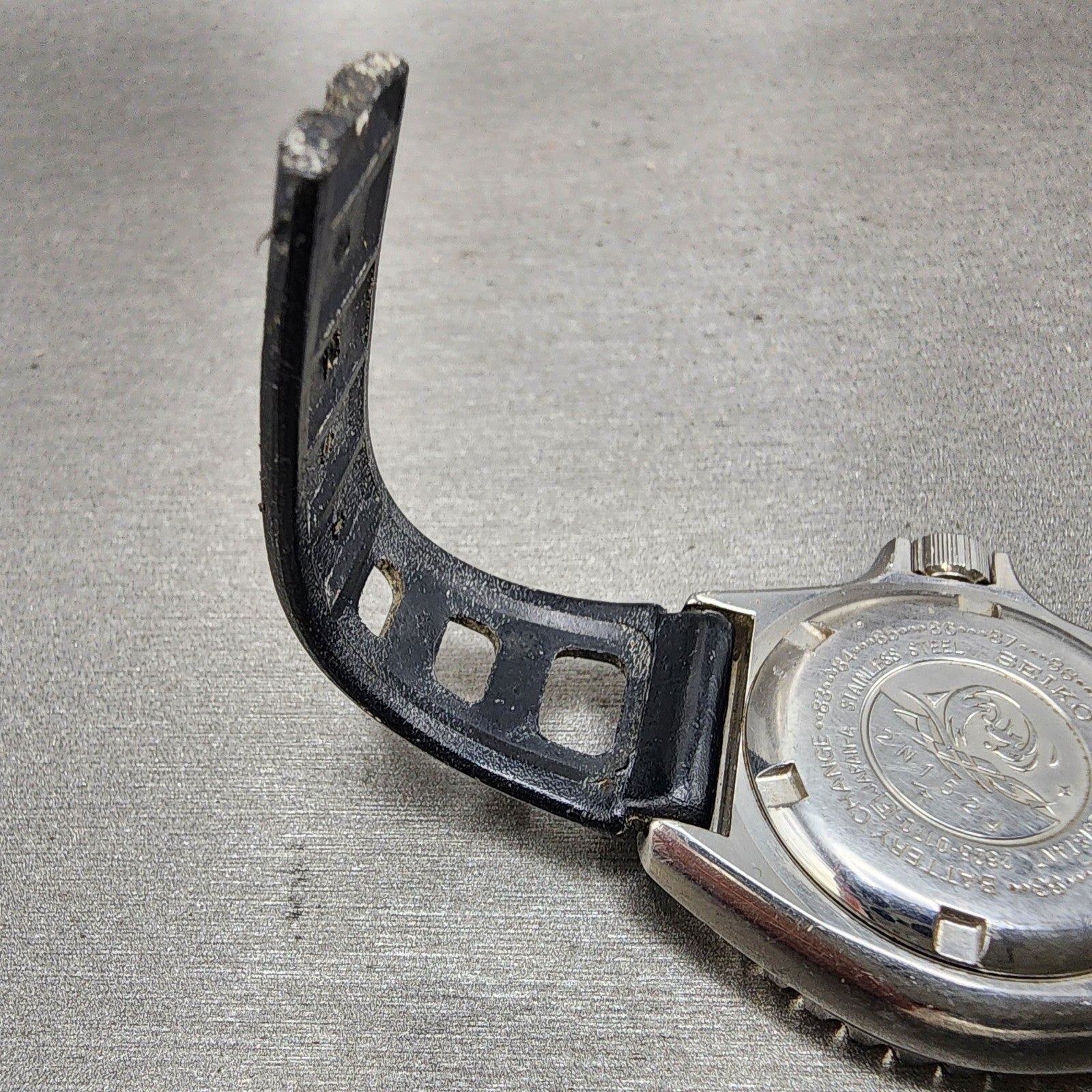 Seiko Dive Watch Women 34mm White Dial Silver Tone Date 26250170 PARTS8