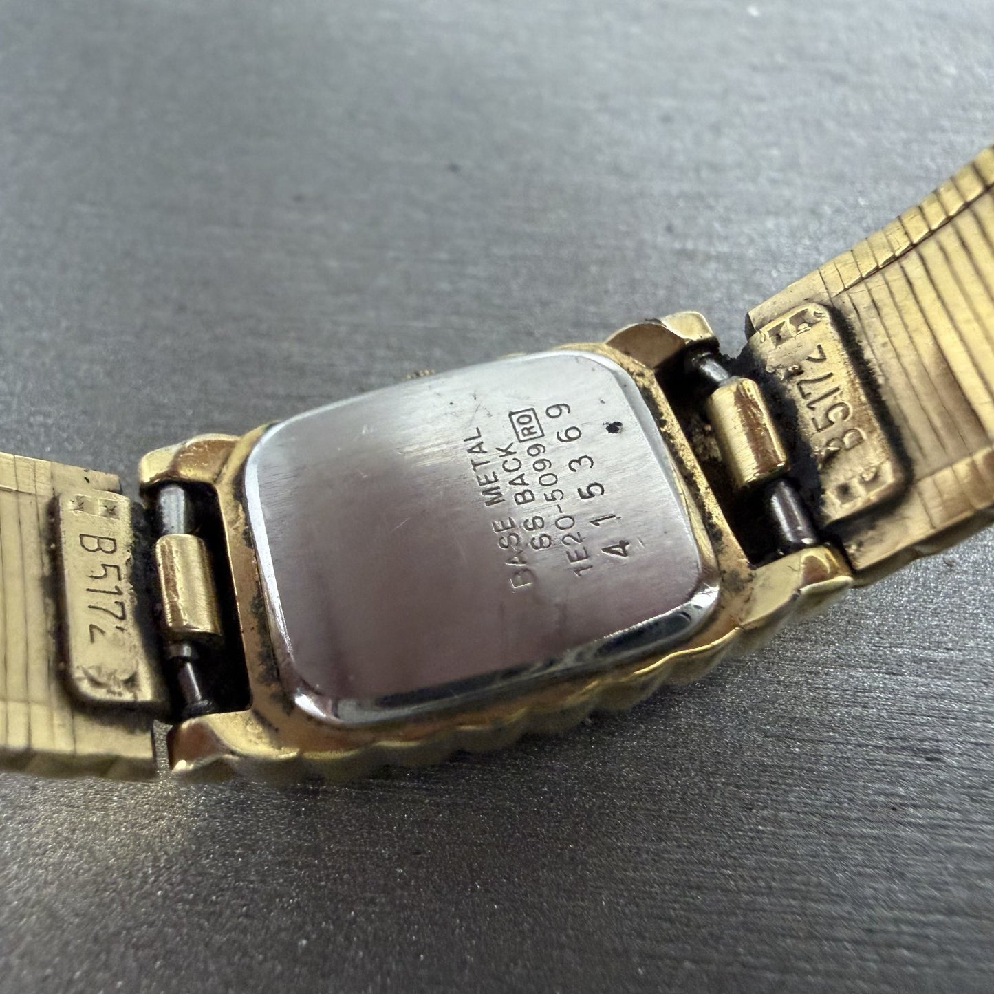 Seiko Watch Women 14mm Champagne Dial Gold Tone Rectangle 1E20-5099 New Battery9