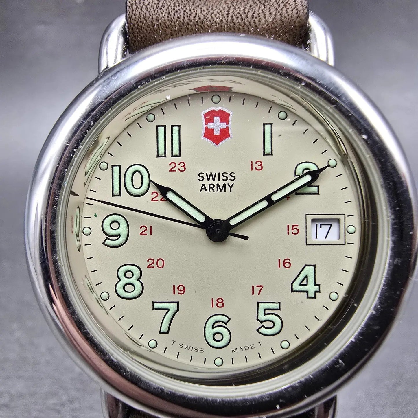 Victorinox Swiss Army Cavalry Watch Men 37mm Cream Dial Silver Tone Date PART LQ2