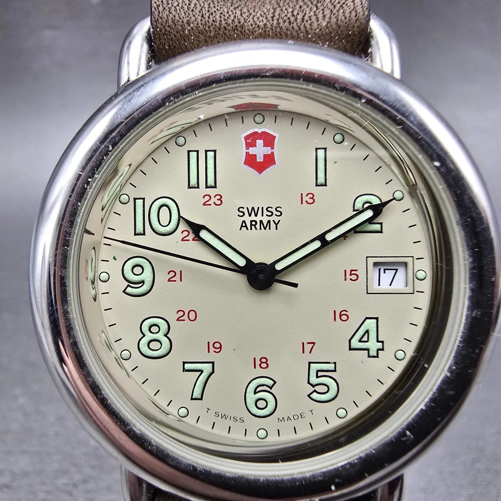 Victorinox Swiss Army Cavalry Watch Men 37mm Cream Dial Silver Tone Date PART LQ2