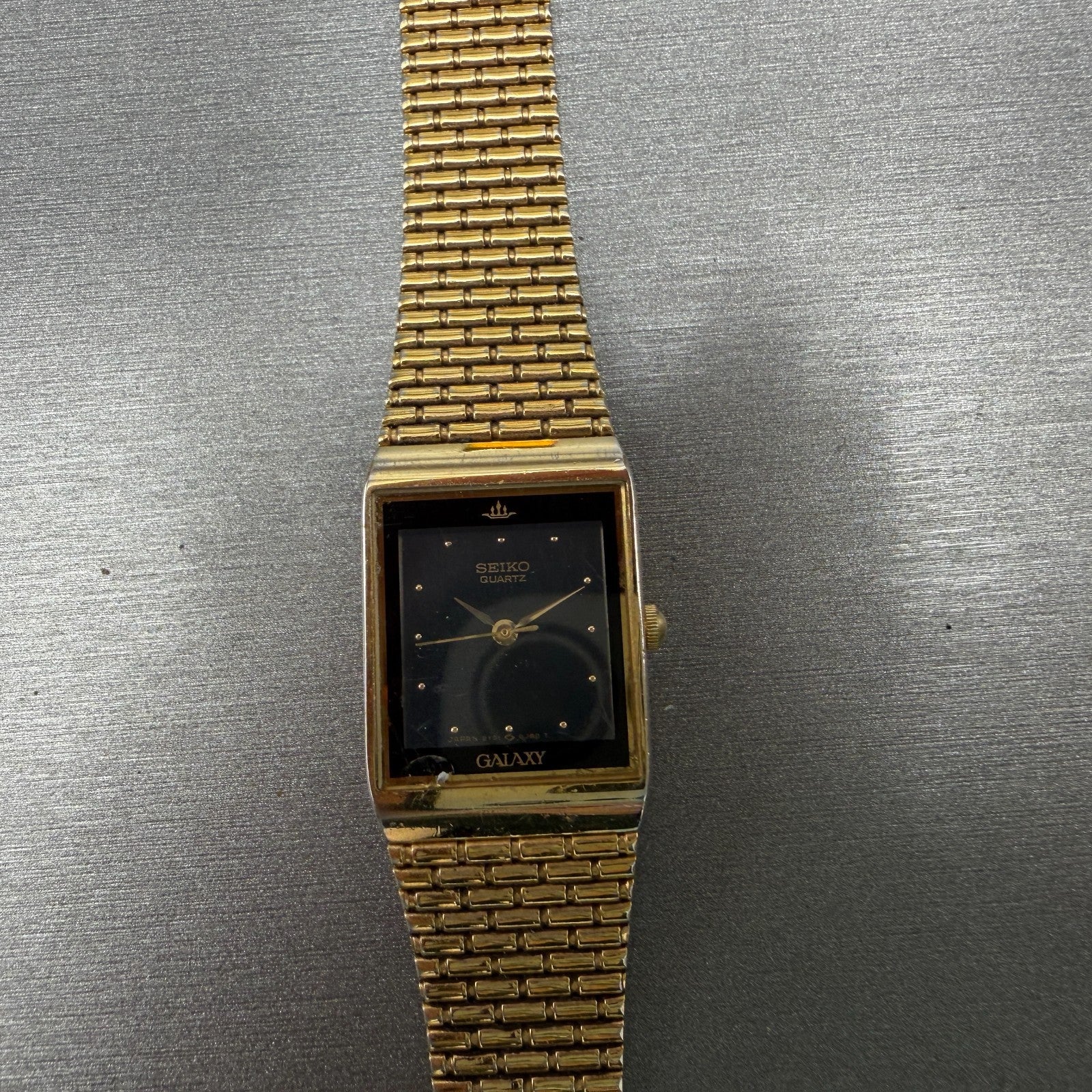 Seiko Galaxy Tank Watch Women 19mm Black Dial Gold Tone PARTS!! 2Y01-5C40 NewBat0