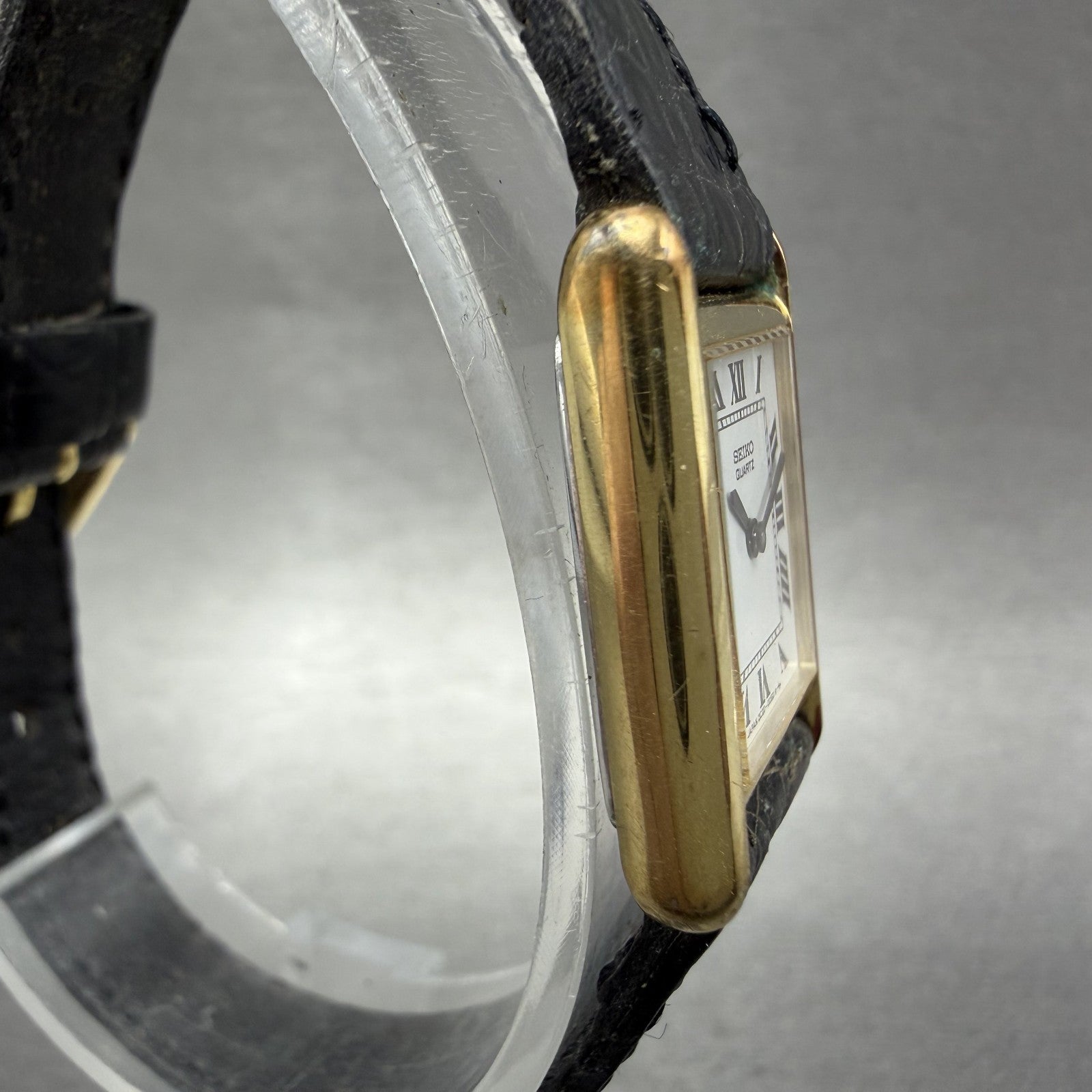Seiko Tank watch Women 17mm White Dial Gold Tone Rectangle 2C205010 New Battery3