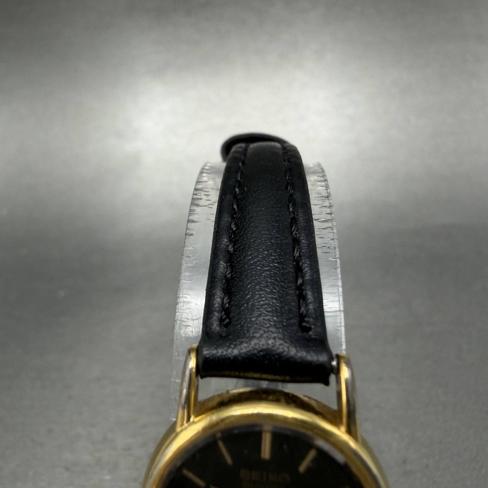 Seiko Watch Women 20mm Black Dial Gold Tone Round 2y00-0A19 New Battery VTG 56H4